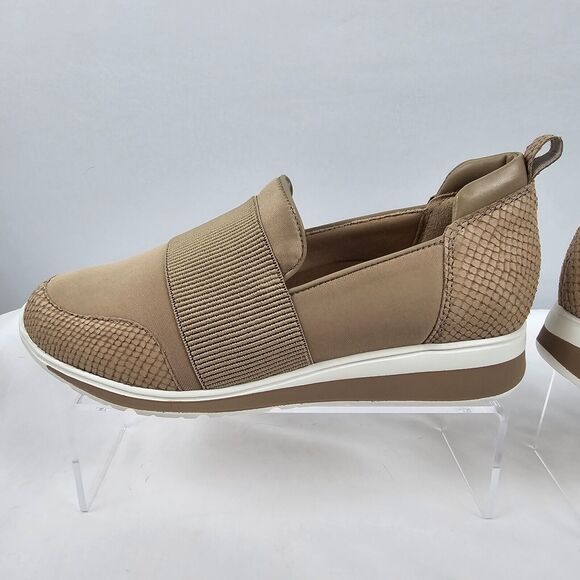 Walking Cradles Sneakers Women's 7.5 M Slip On Dakota Light Taupe W-143403 NIB - Picture 8 of 15